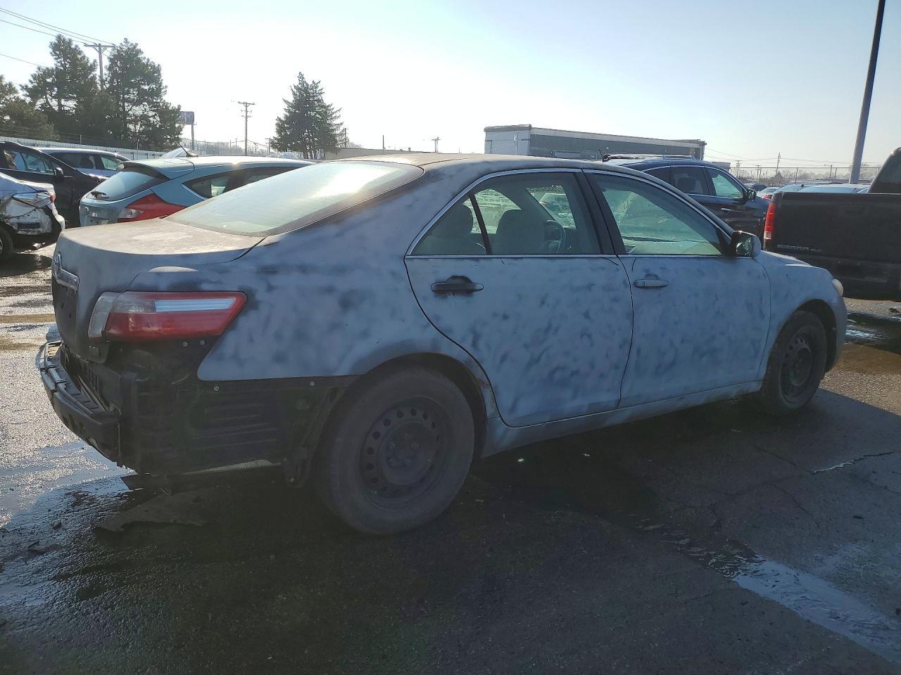 2009 Toyota Camry Le - Фото 3