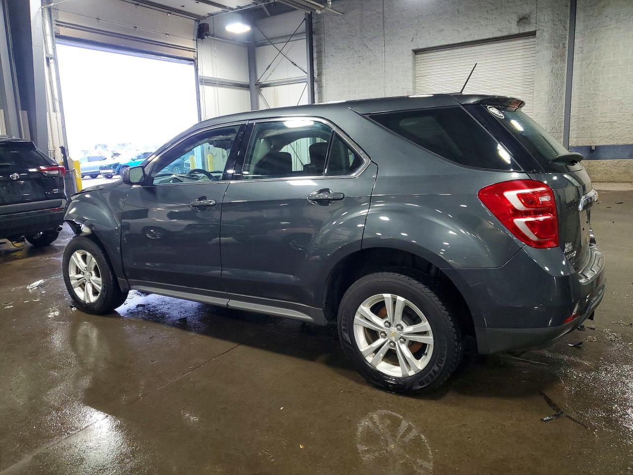 2017 Chevrolet Equinox Ls - Фото 2