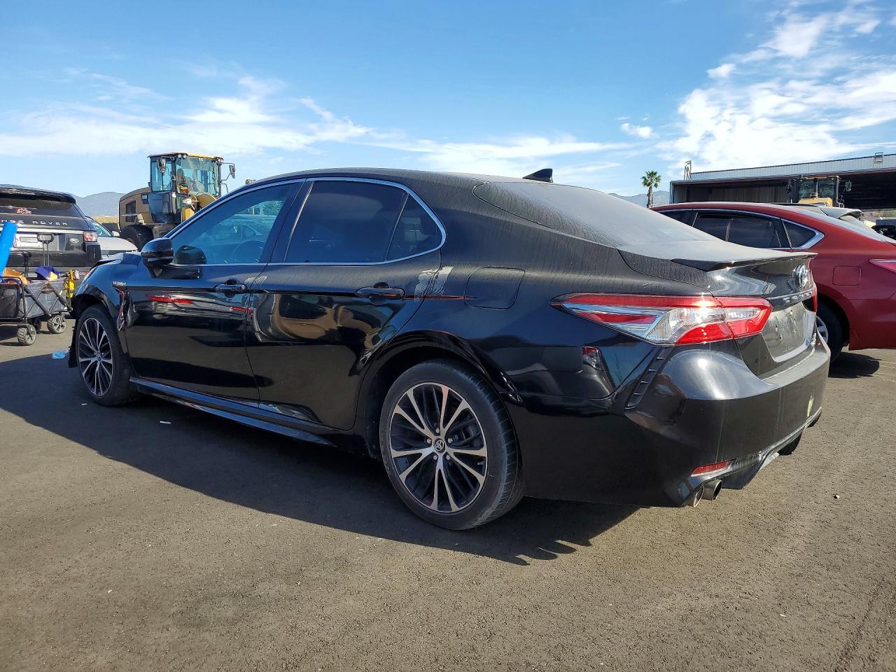 2019 Toyota Camry Hybrid - Фото 2