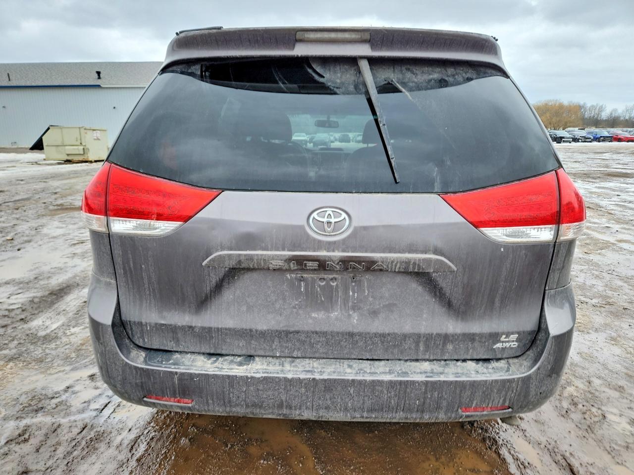 2011 Toyota Sienna Le - Фото 6