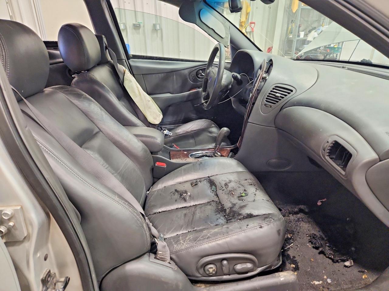 2001 Oldsmobile Aurora - Image 7