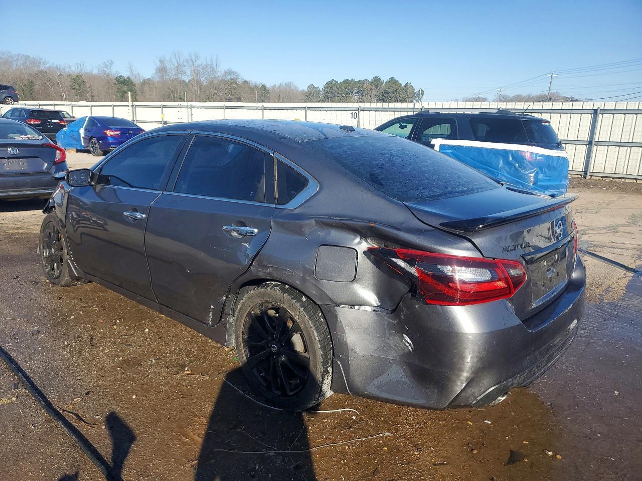 2018 Nissan Altima 2.5 Sr - Image 2