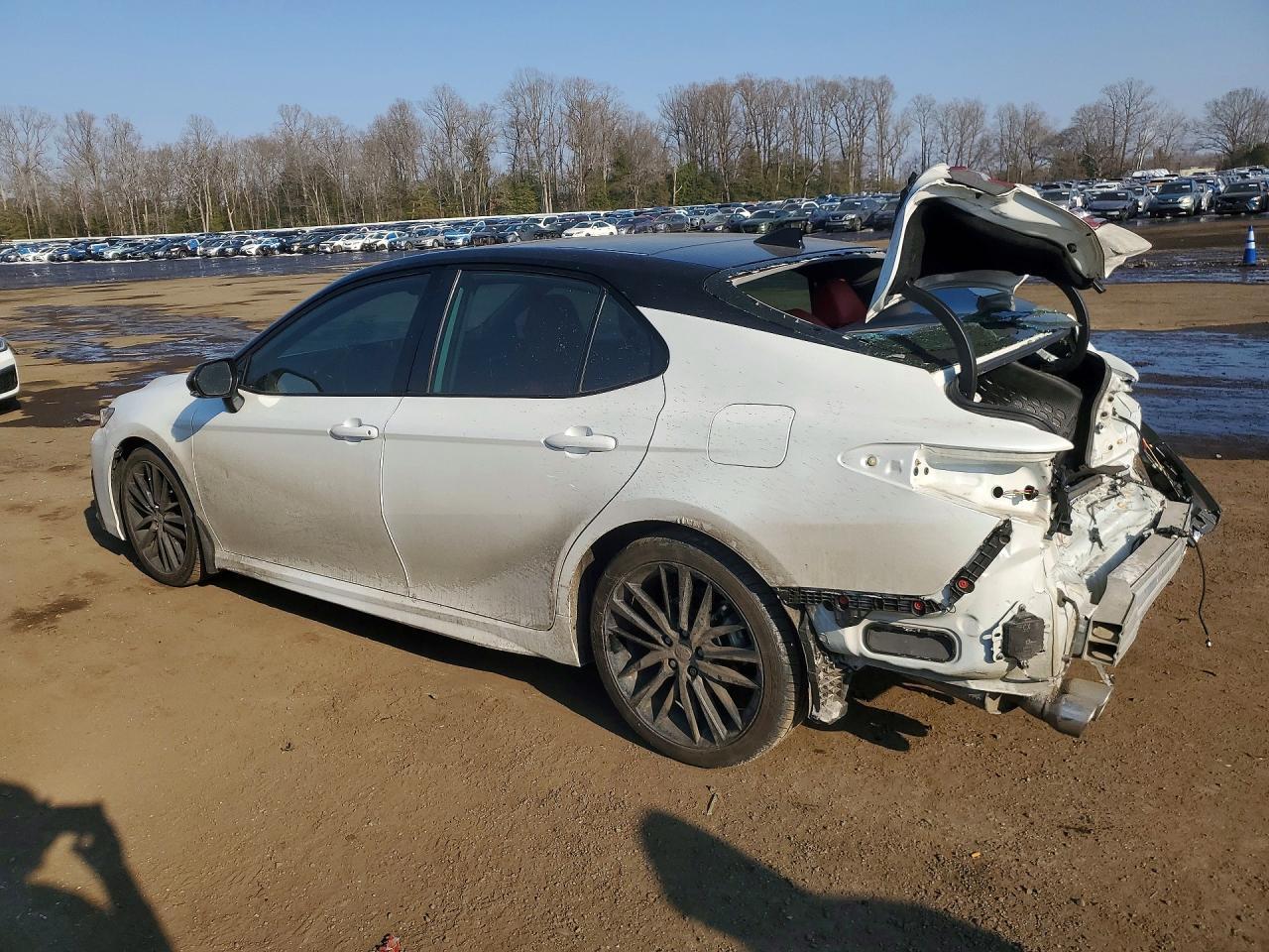 2021 Toyota Camry Xse - Фото 2