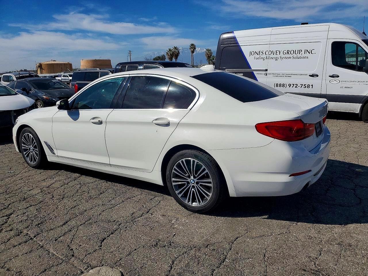 2020 BMW 530 I - Image 2