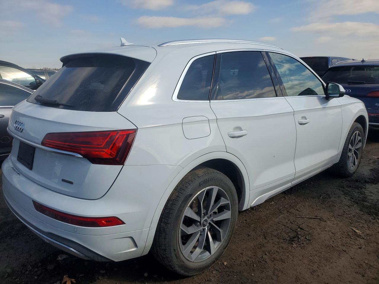 2021 Audi Q5 Premium Plus - Фото 3