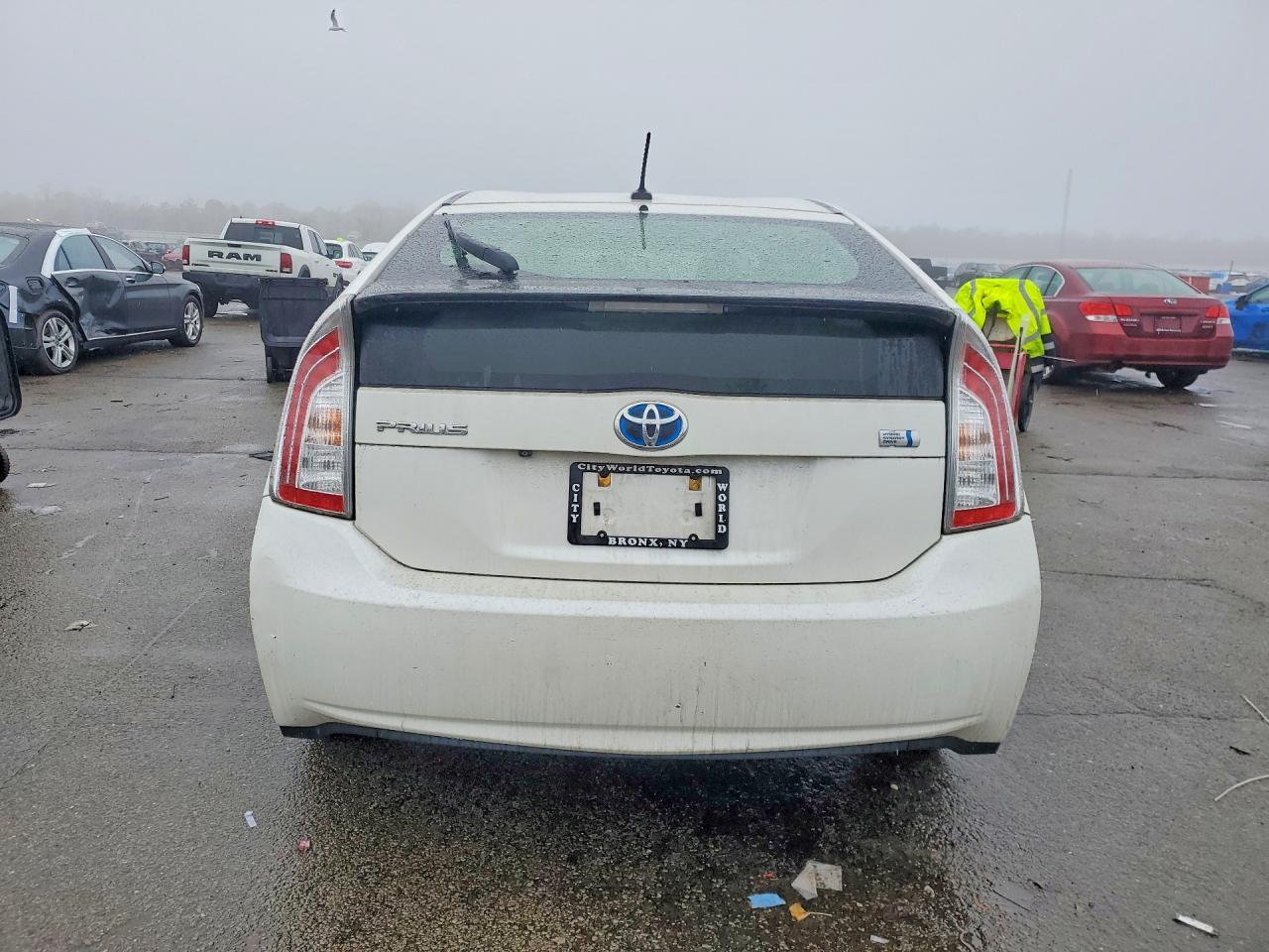 2013 Toyota Prius - Фото 6