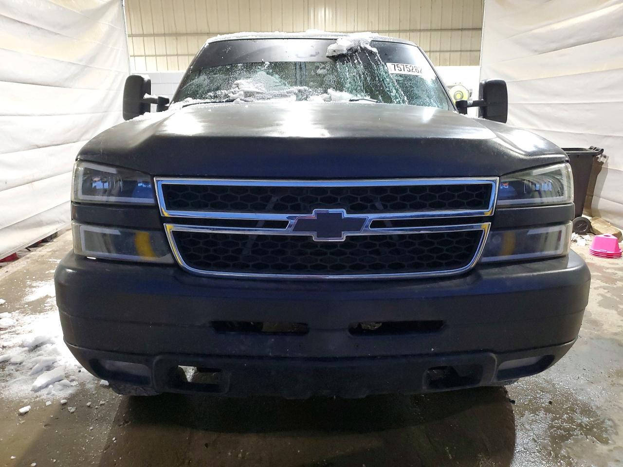 2006 Chevrolet Silverado C2500 Heavy Duty - Фото 5