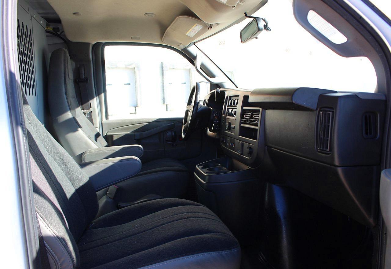 2023 Chevrolet Express G2500 - Фото 5