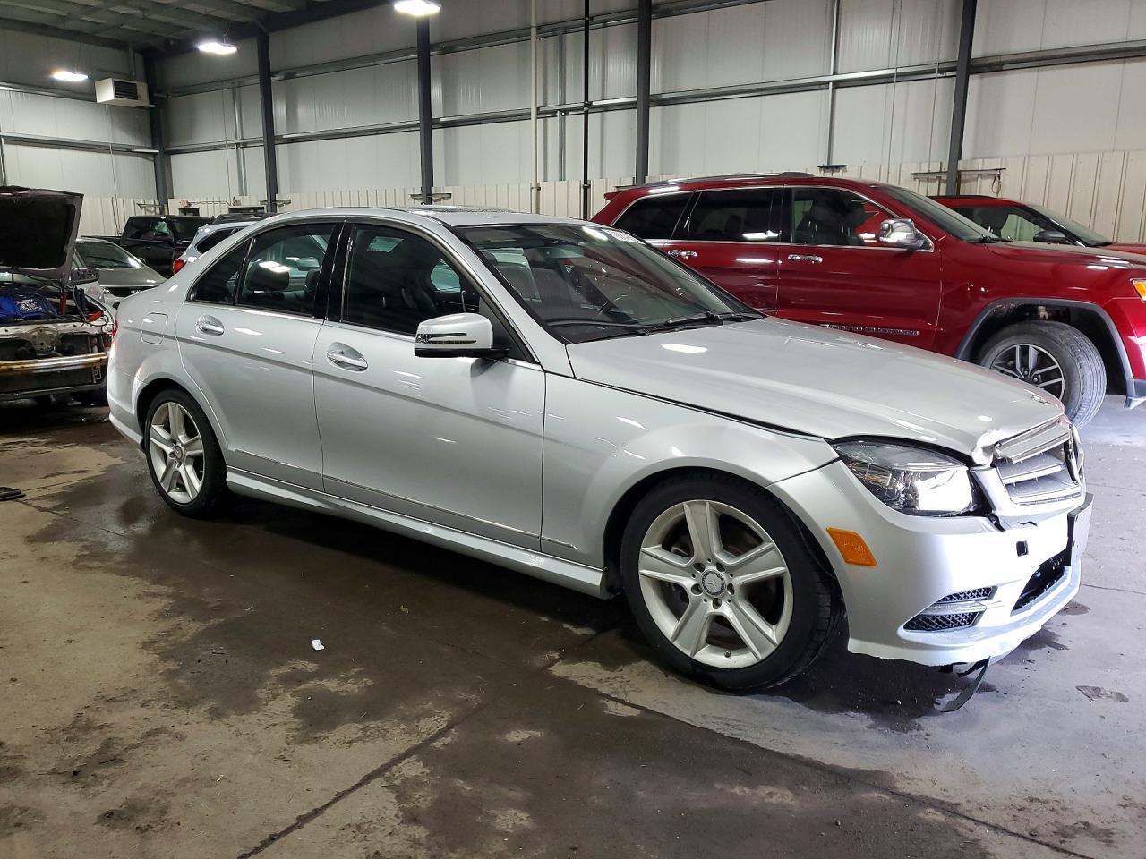 2011 Mercedes-Benz C 300 4Matic - Фото 4