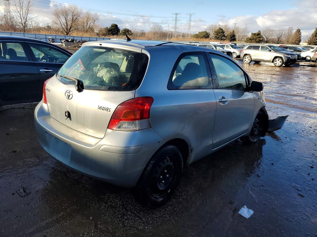2009 Toyota Yaris Base - Image 3