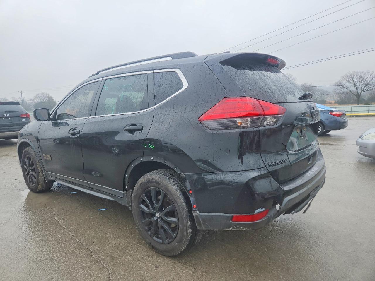 2017 Nissan Rogue Sv - Image 2