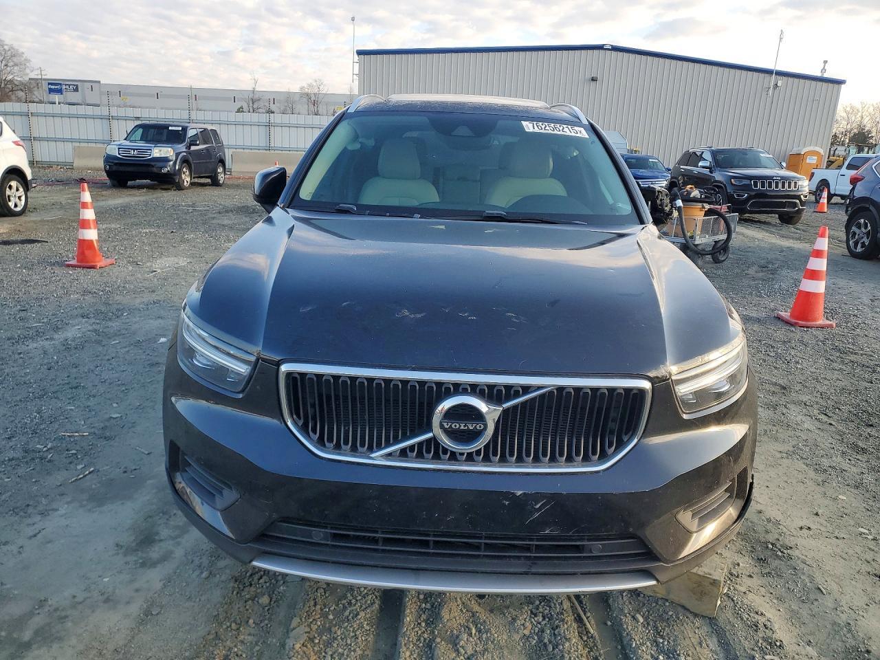 2020 Volvo Xc40 T5 Momentum - Фото 5