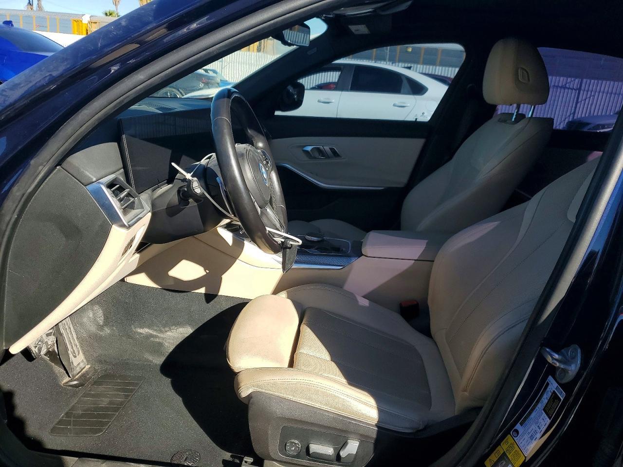 2023 BMW 330E - Фото 7
