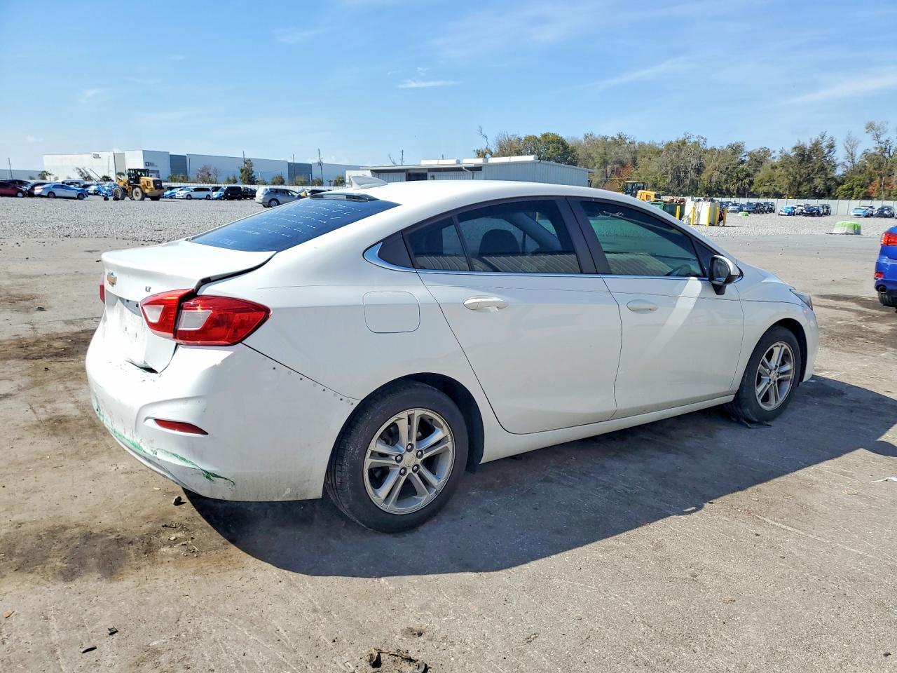 2018 Chevrolet Cruze Lt - Фото 3