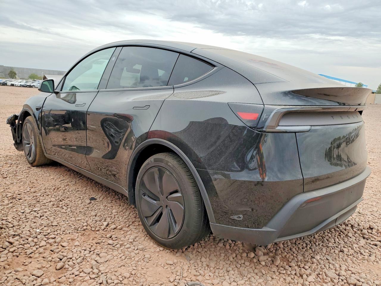 2026 Tesla Model Y - Image 2