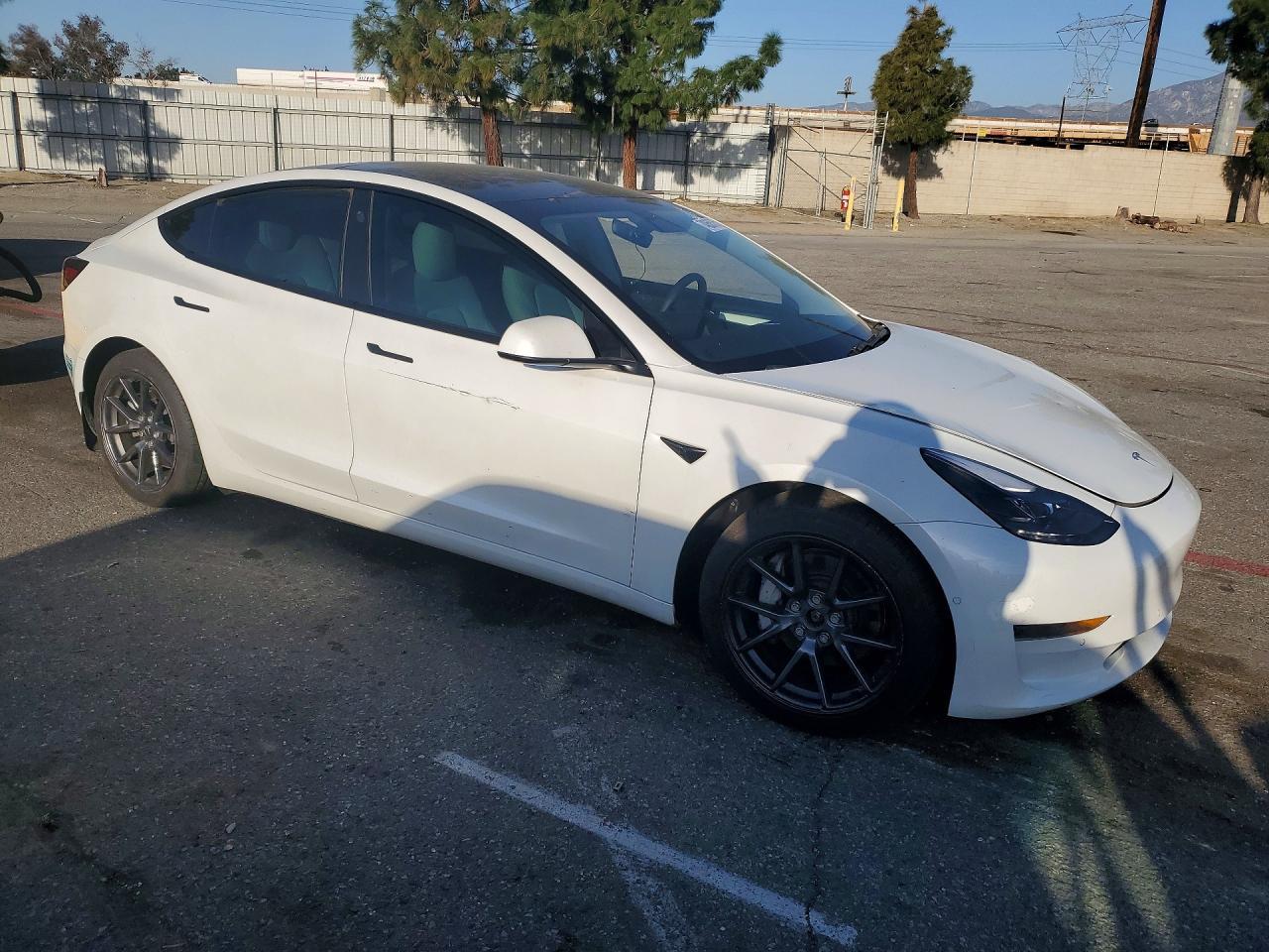 2021 Tesla Model 3 - Фото 4