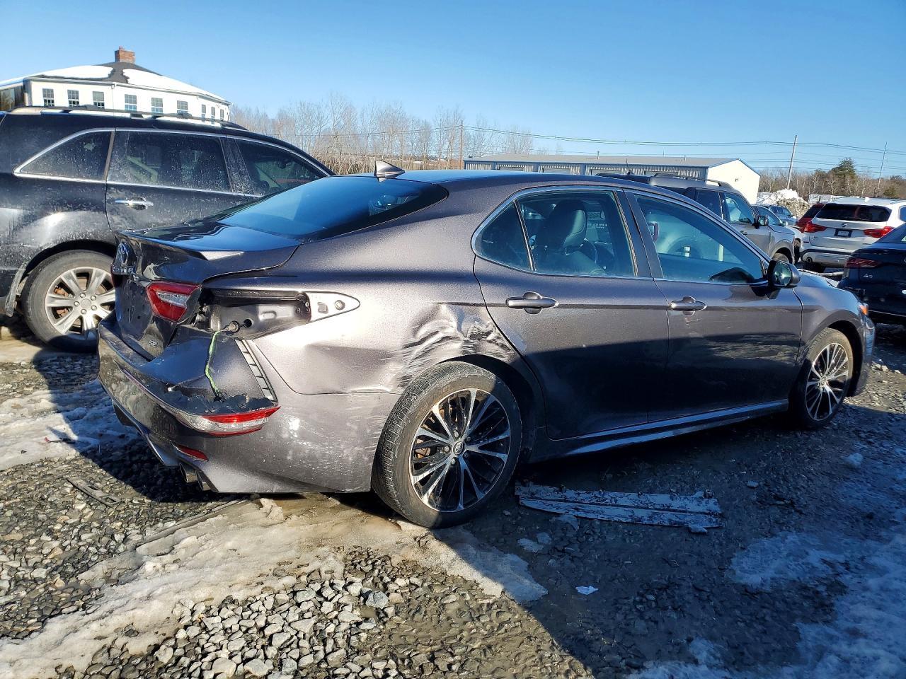 2019 Toyota Camry L - Фото 3