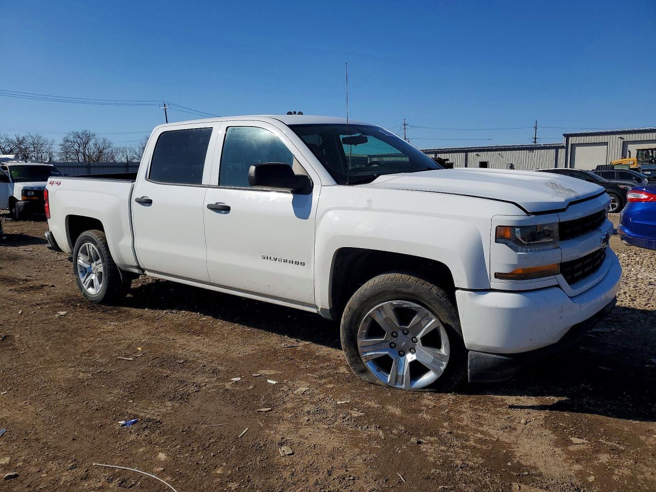 2018 Chevrolet Silverado K1500 Custom - Image 4