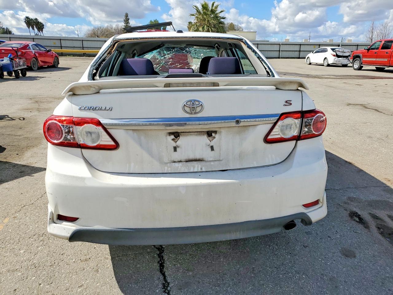 2011 Toyota Corolla Base - Фото 6