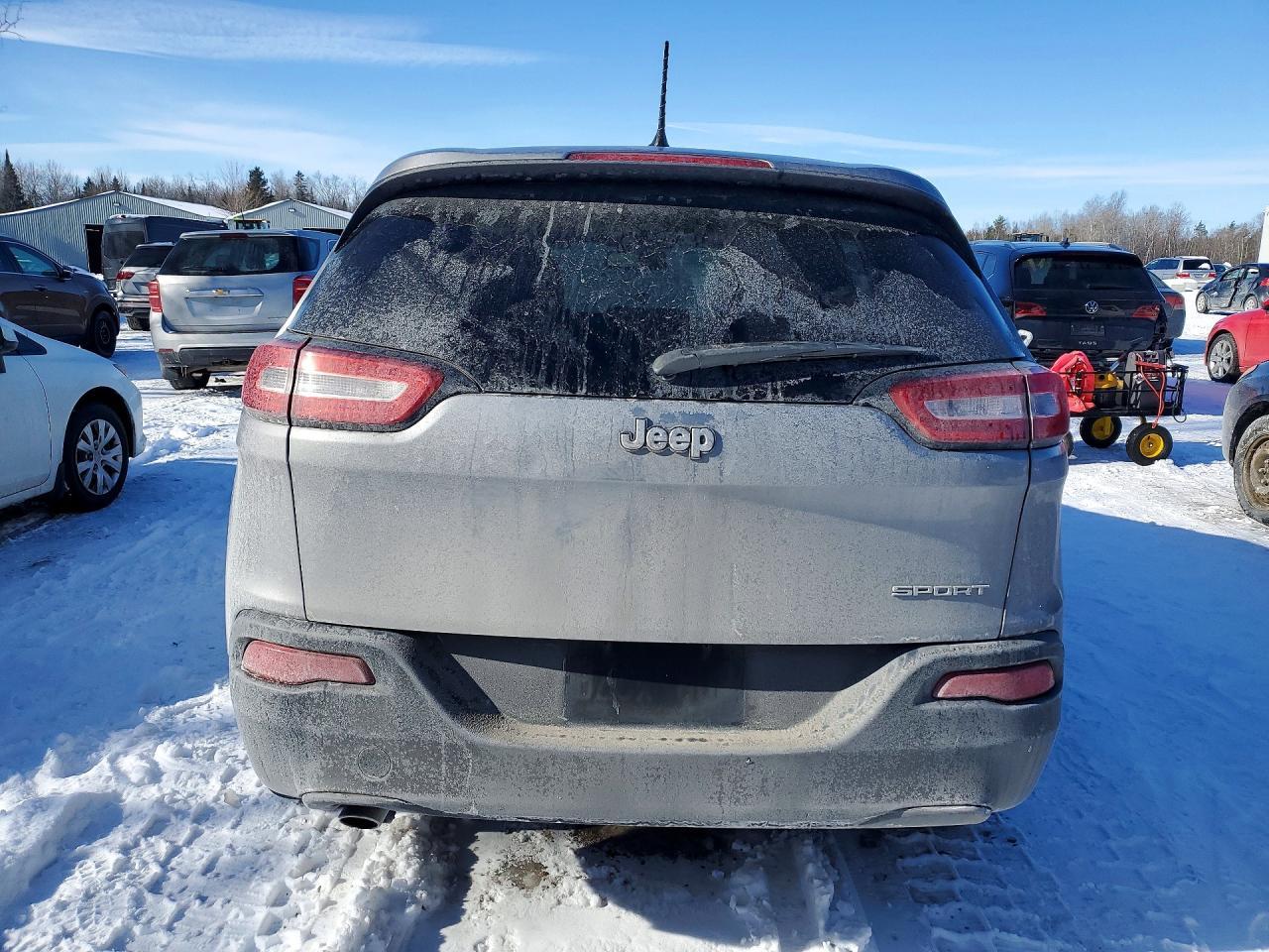 2016 Jeep Cherokee Sport - Фото 6