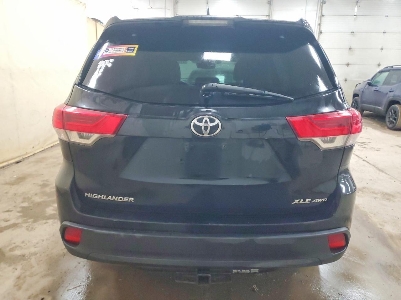 2017 Toyota Highlander Se - Фото 6