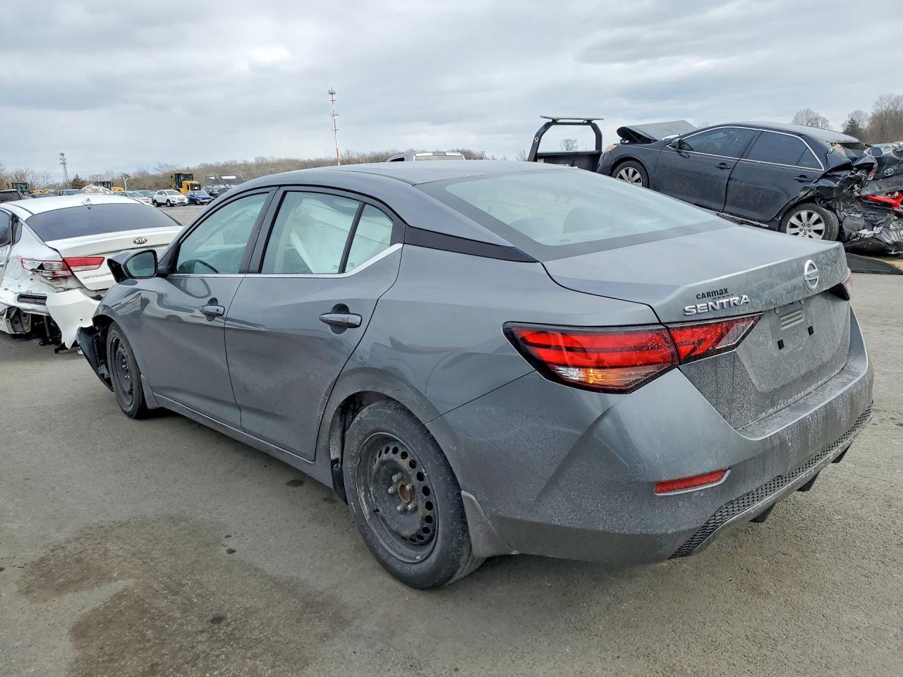 2020 Nissan Sentra S - Фото 2