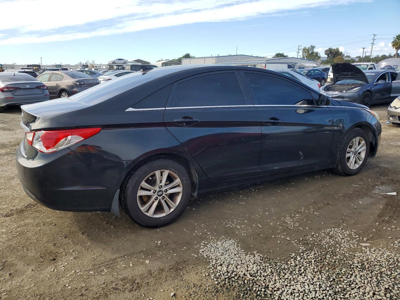 2013 Hyundai Sonata Gls - Image 3