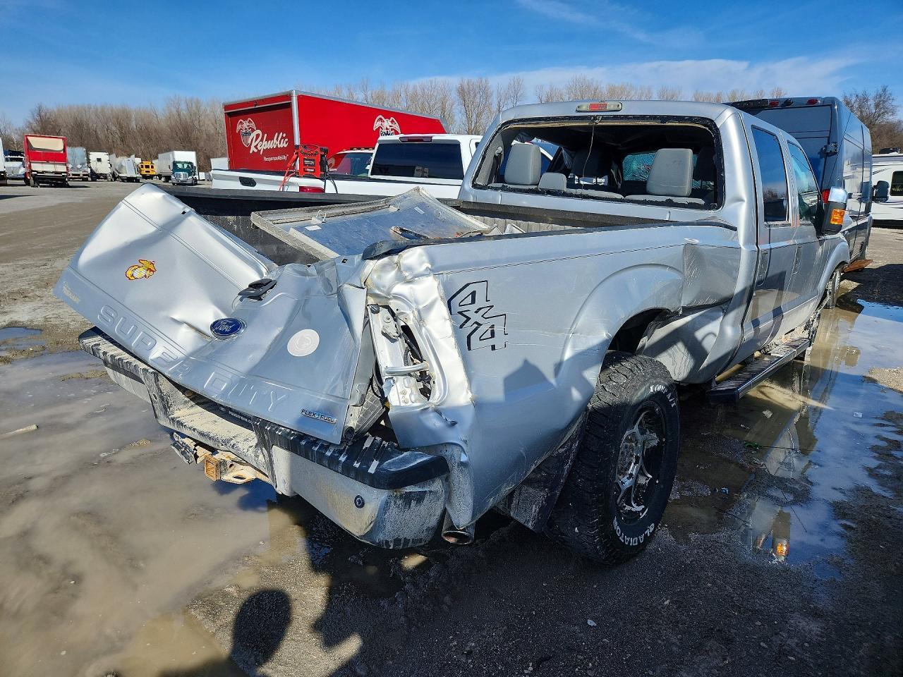 2015 Ford F350 Super Duty - Фото 3