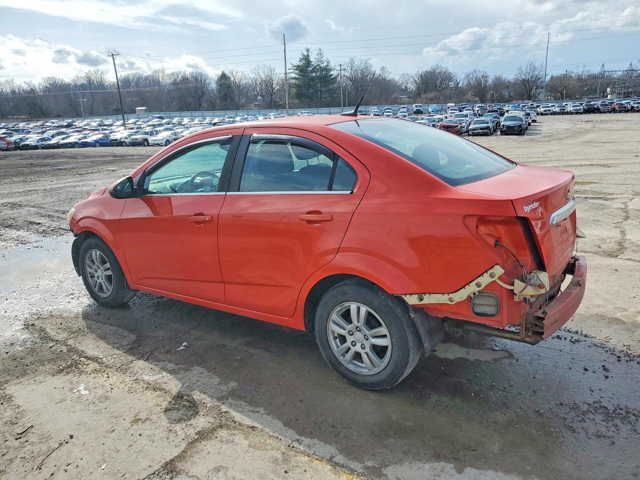2013 Chevrolet Sonic Lt - Фото 2
