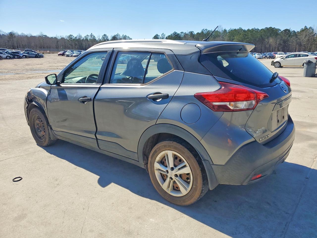 2019 Nissan Kicks S - Image 2