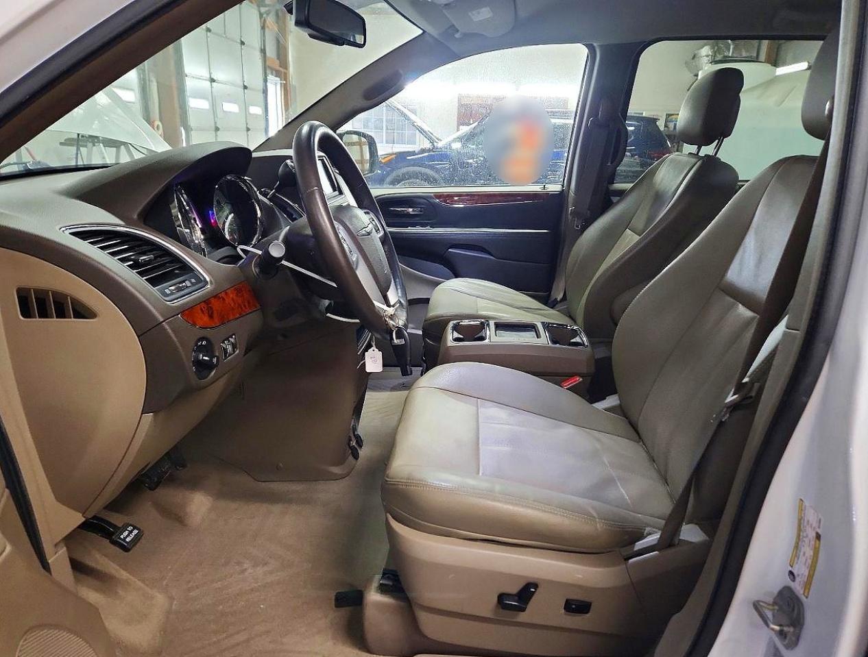 2016 Chrysler Town & Country - Фото 7