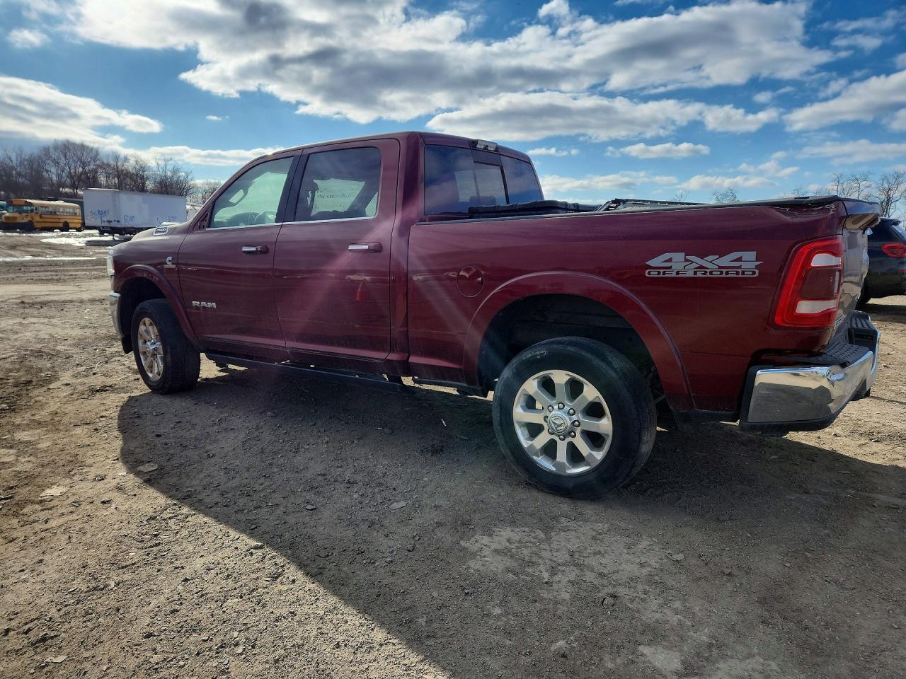 2021 Ram 2500 Laramie - Фото 2