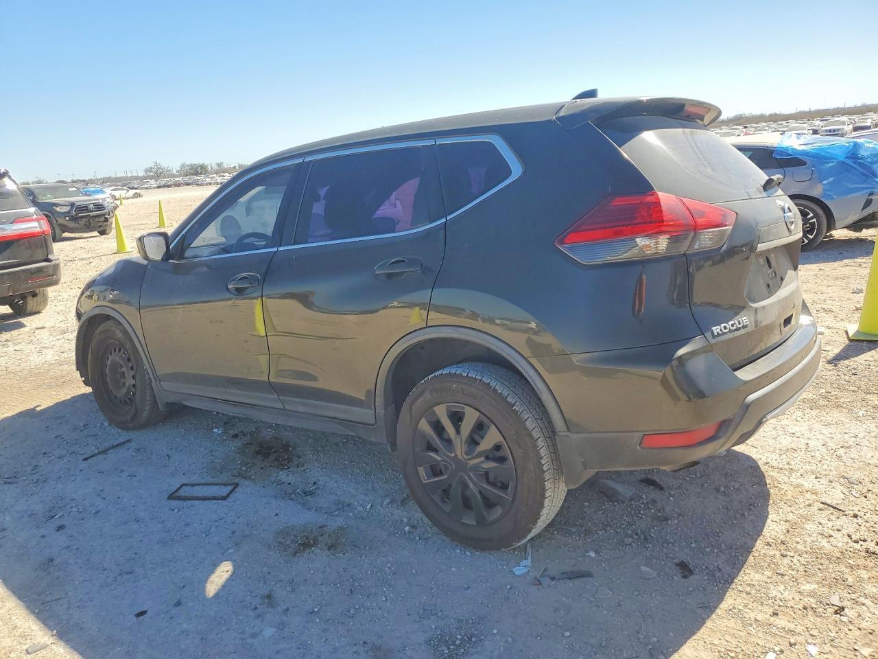 2017 Nissan Rogue S - Фото 2