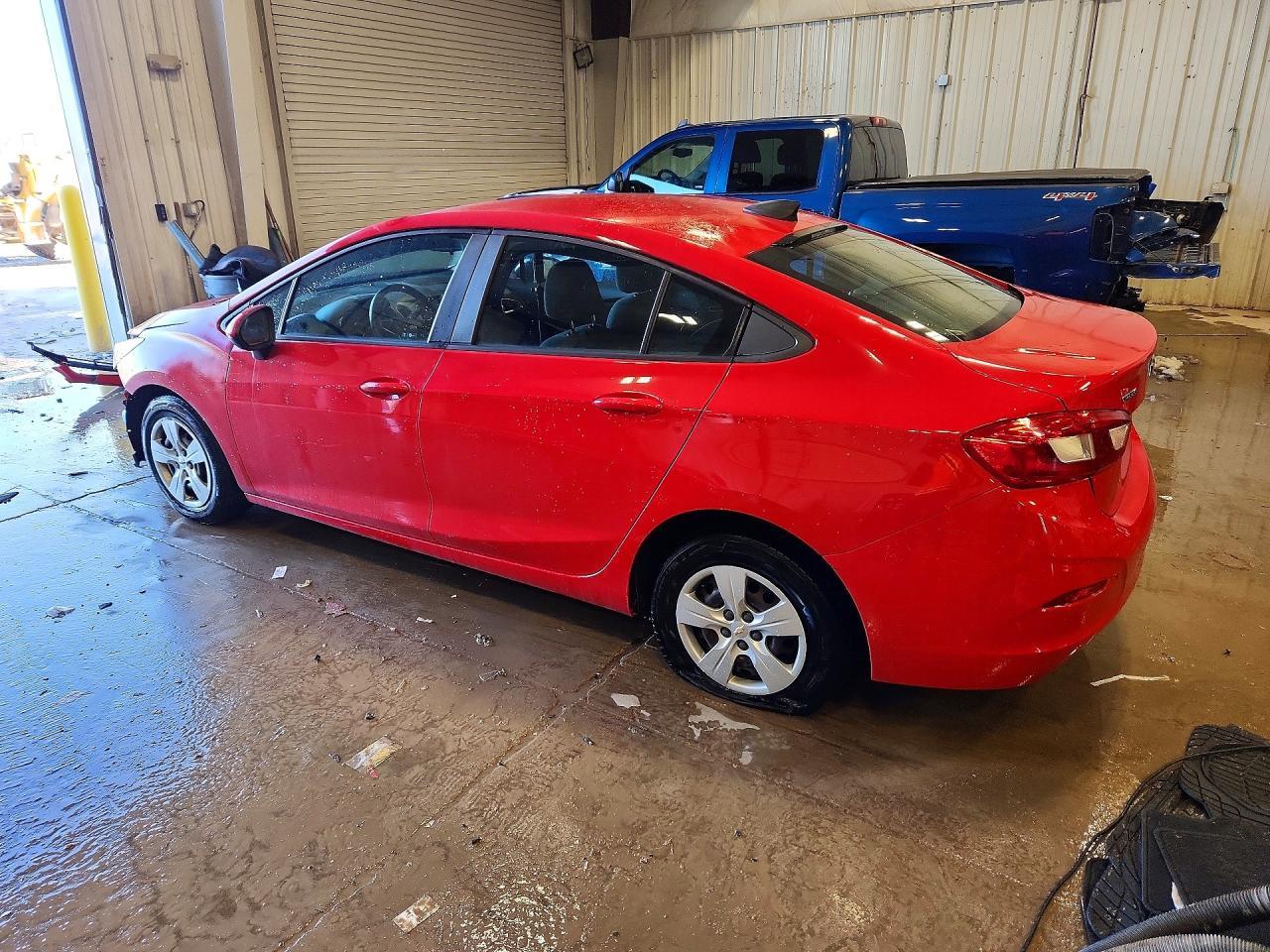 2017 Chevrolet Cruze Ls - Фото 2