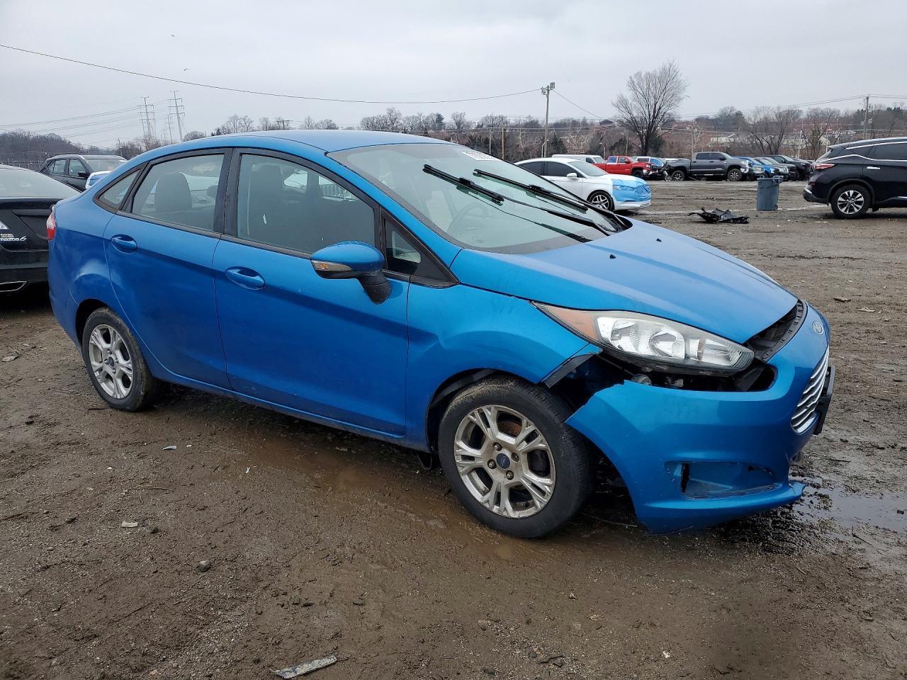 2015 Ford Fiesta Se - Фото 4
