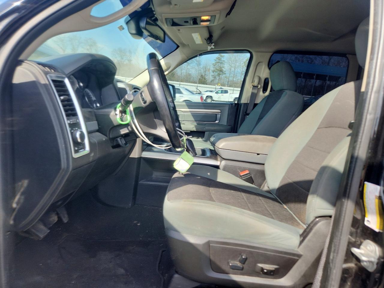 2020 Ram 1500 Classic Warlock - Фото 7