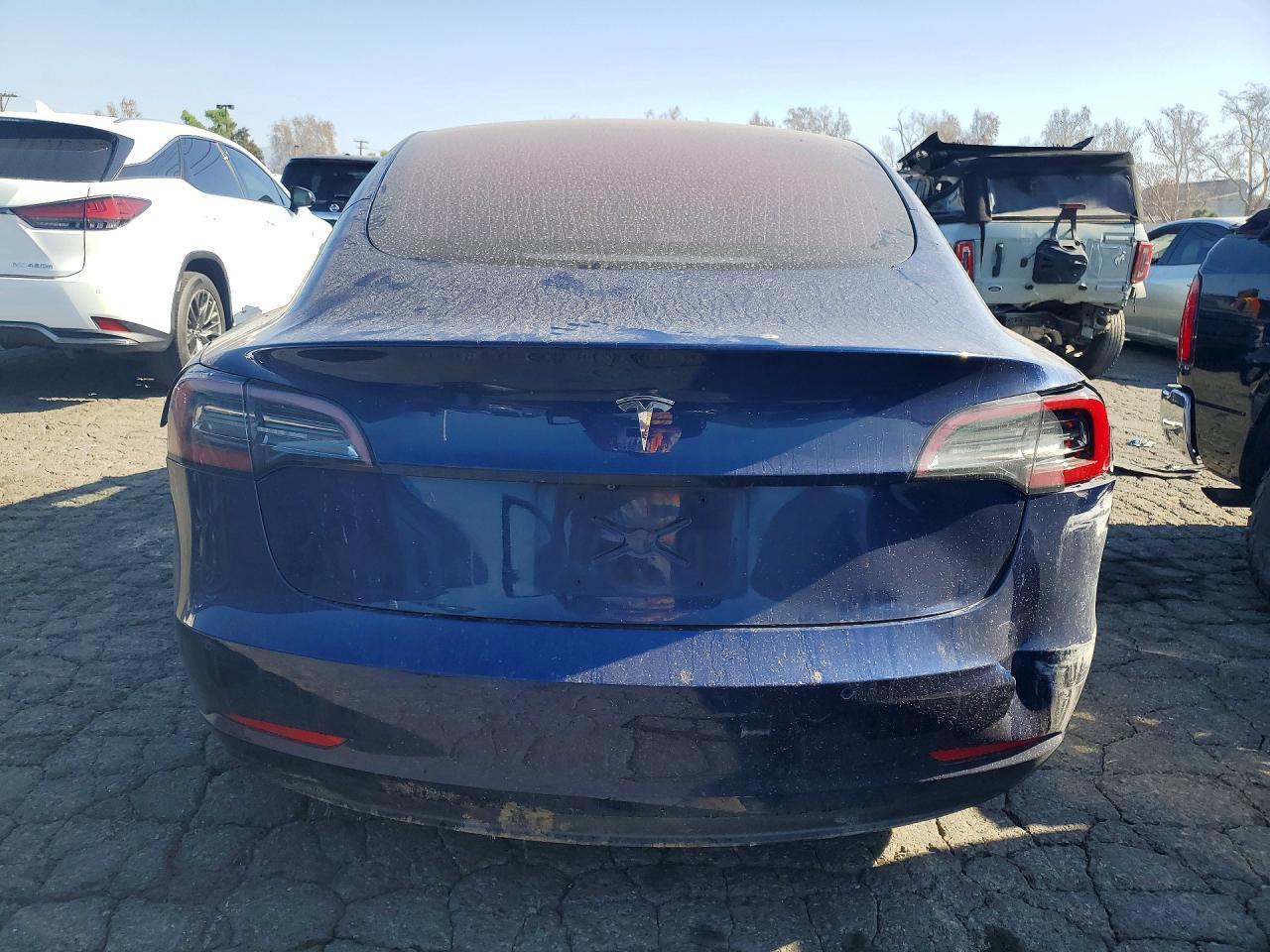 2018 Tesla Model 3 - Фото 6