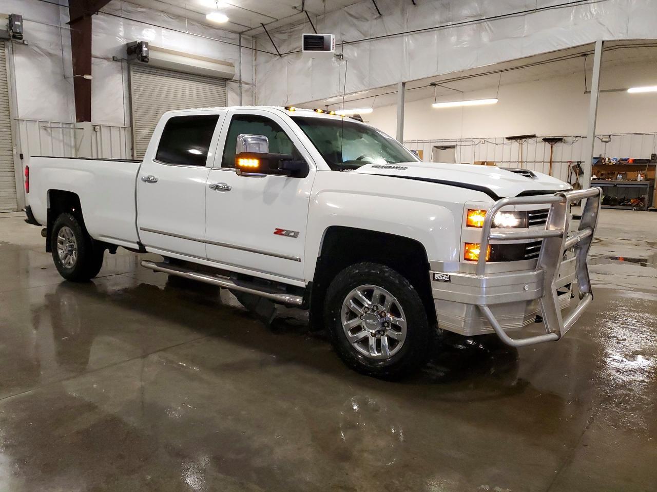 2017 Chevrolet Silverado K3500 Ltz - Image 4