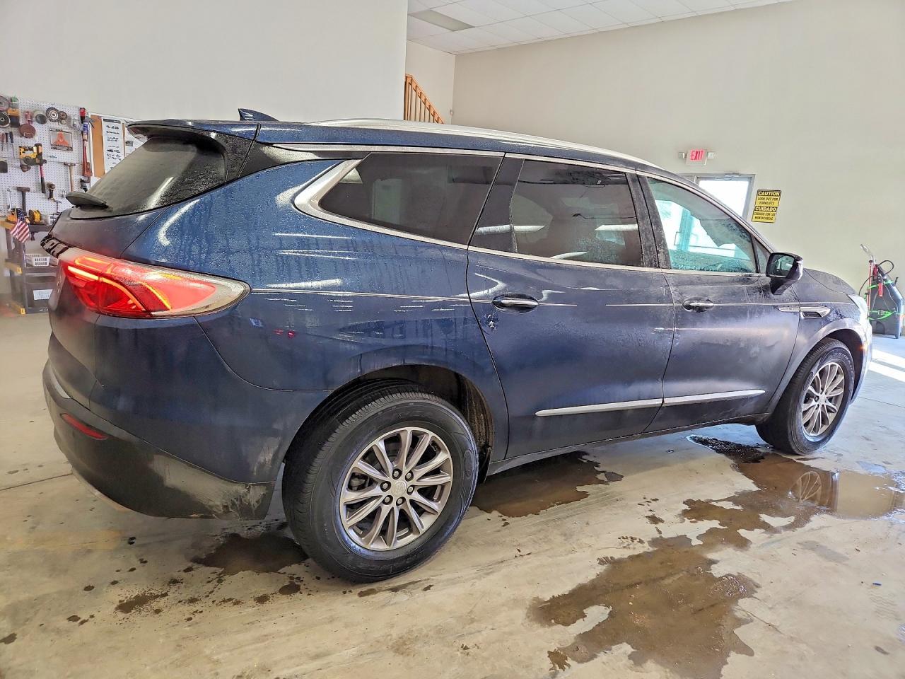 2022 Buick Enclave Essence - Image 3
