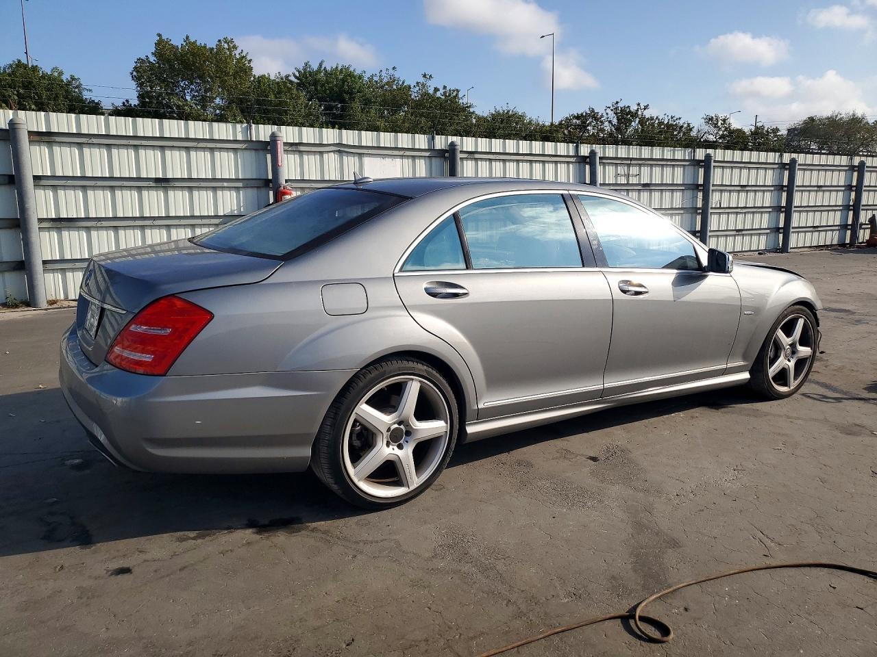 2012 Mercedes-Benz S 550 - Image 3