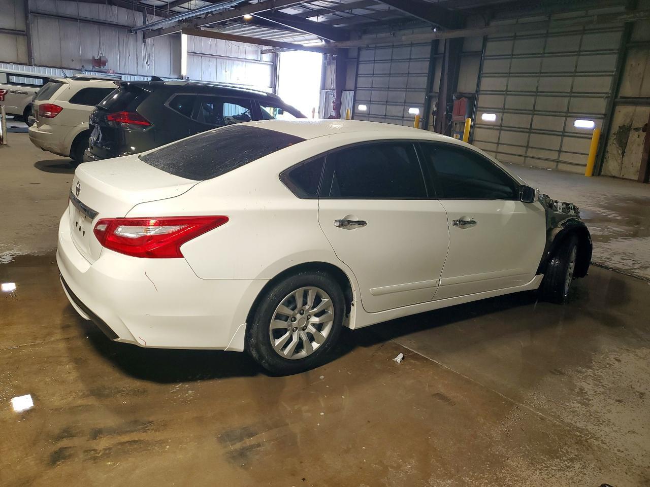 2016 Nissan Altima 2.5 - Фото 3