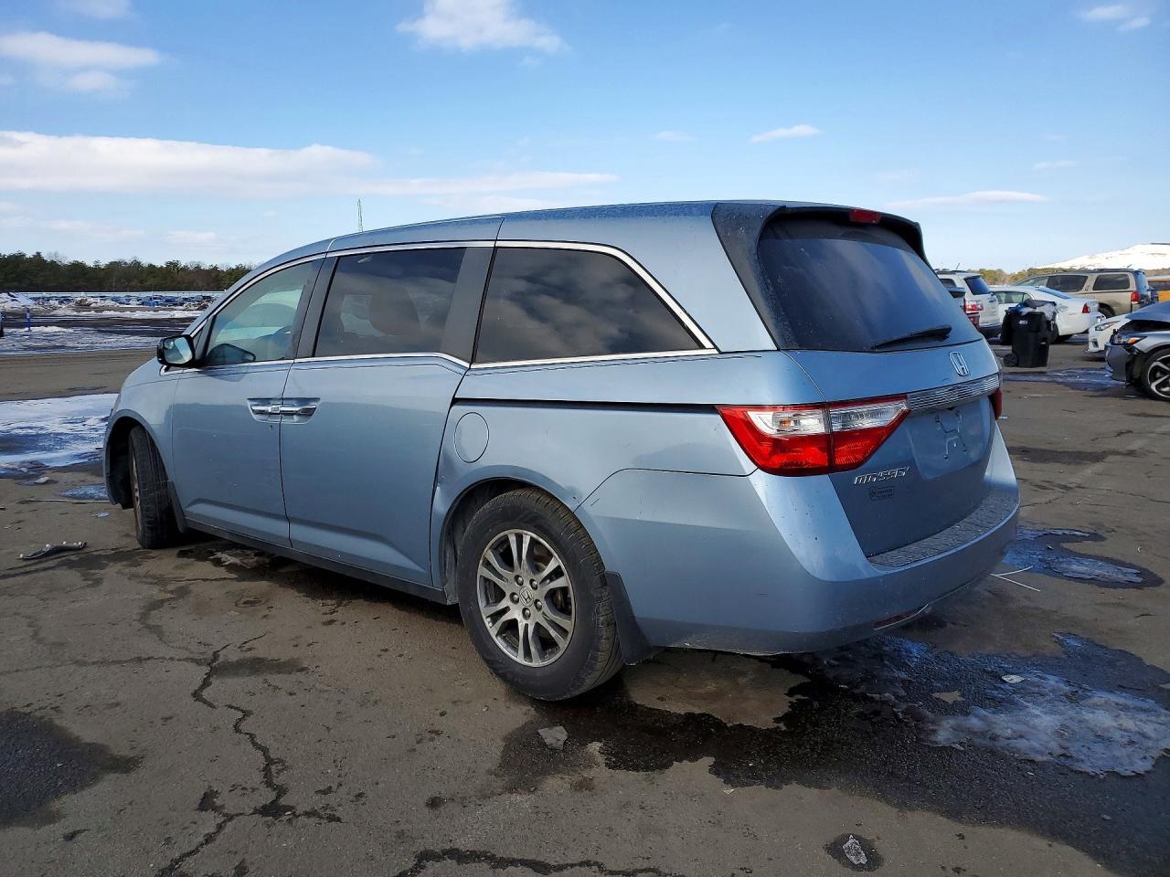 2013 Honda Odyssey Ex - Image 2