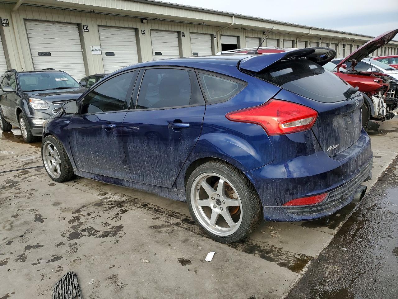 2017 Ford Focus St - Фото 2