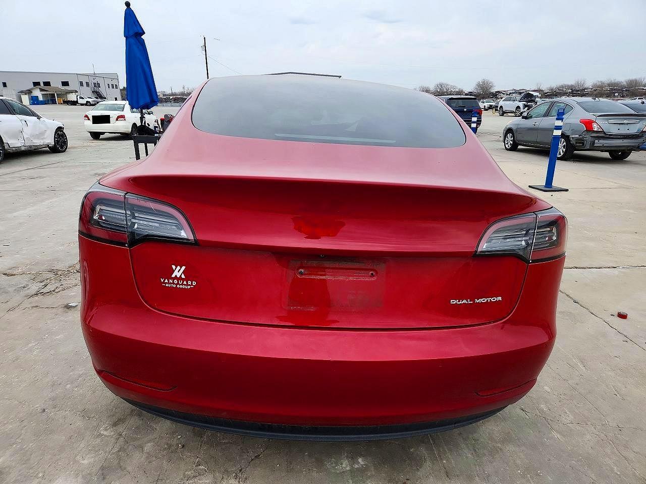 2019 Tesla Model 3 - Фото 6