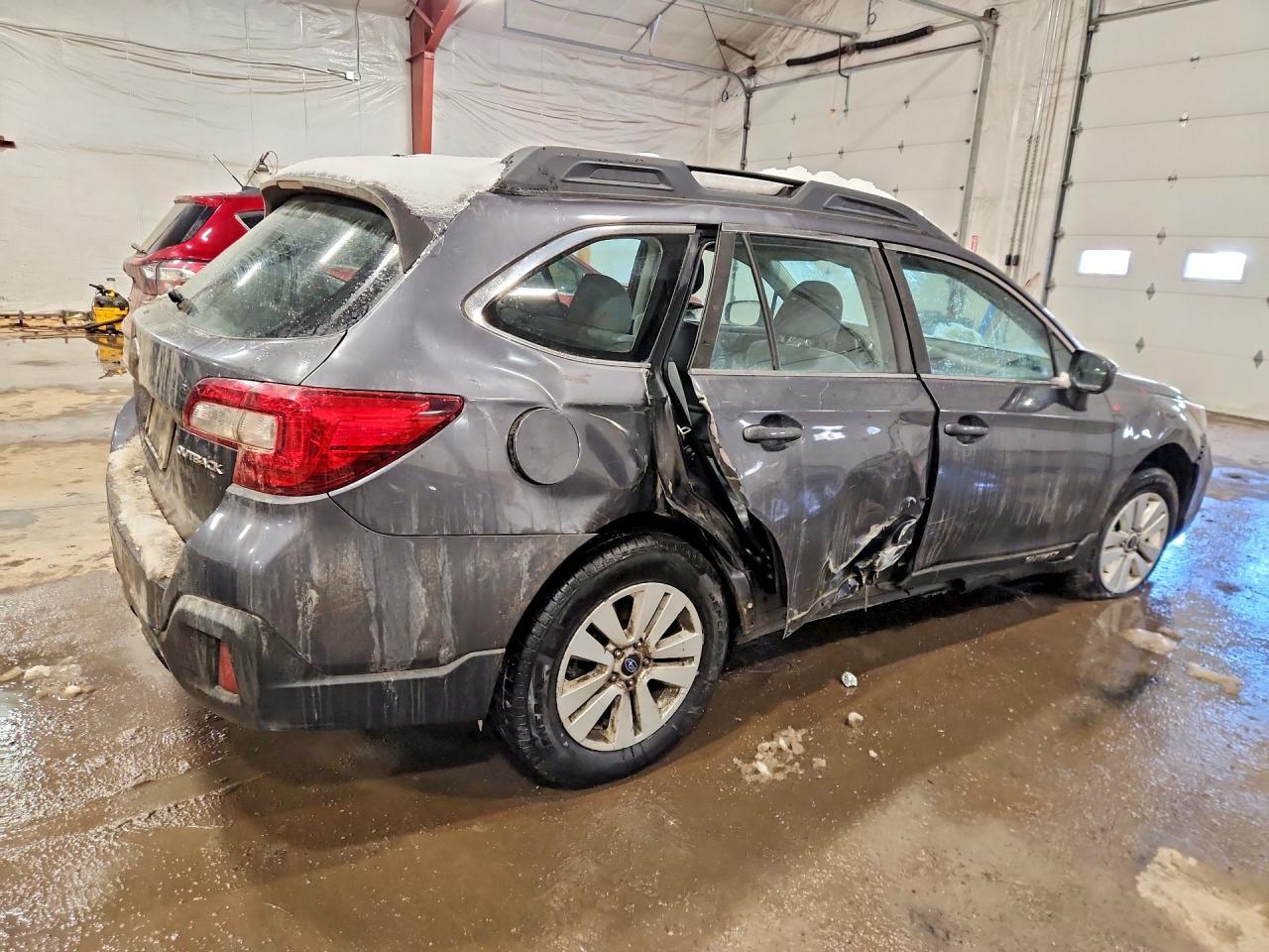 2018 Subaru Outback 2.5I - Image 3