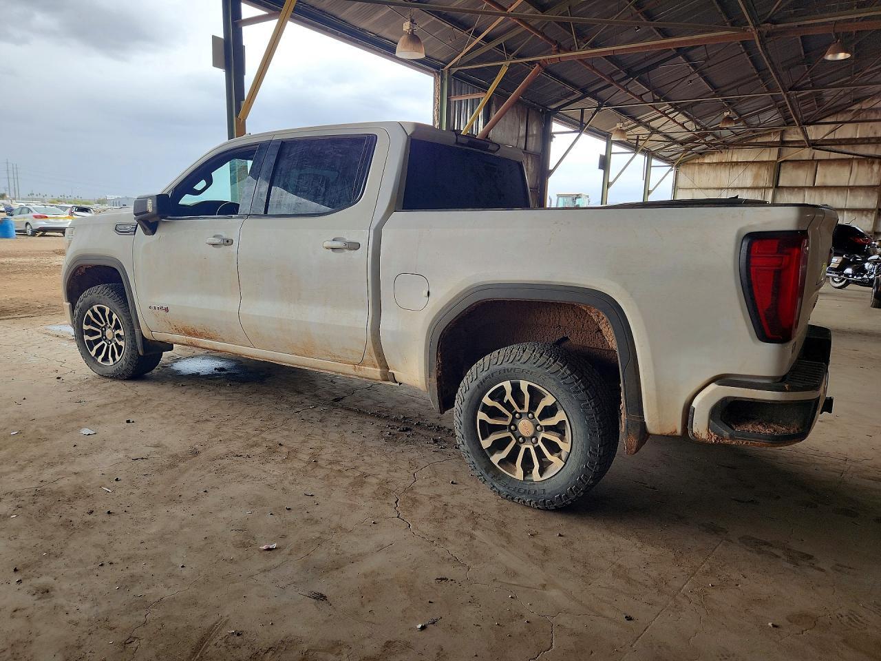 2019 GMC Sierra K1500 At4 - Фото 2