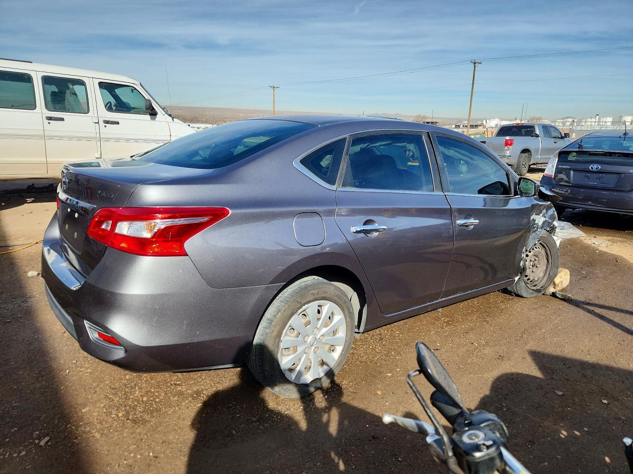 2016 Nissan Sentra S - Фото 3