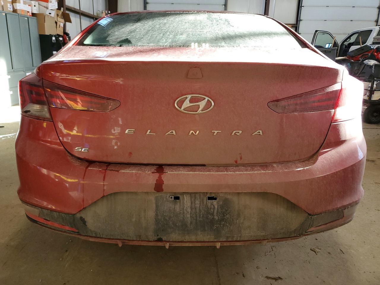 2019 Hyundai Elantra Se - Image 6