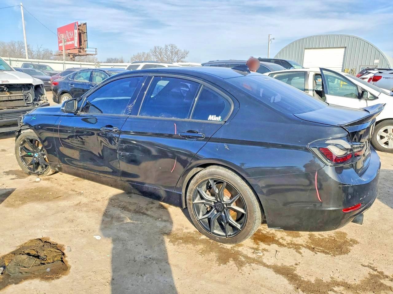 2013 BMW 335 Xi - Фото 2