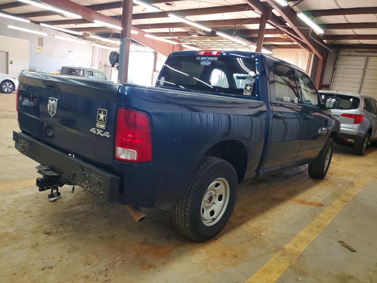 2021 Ram 1500 Classic Tradesman - Фото 3